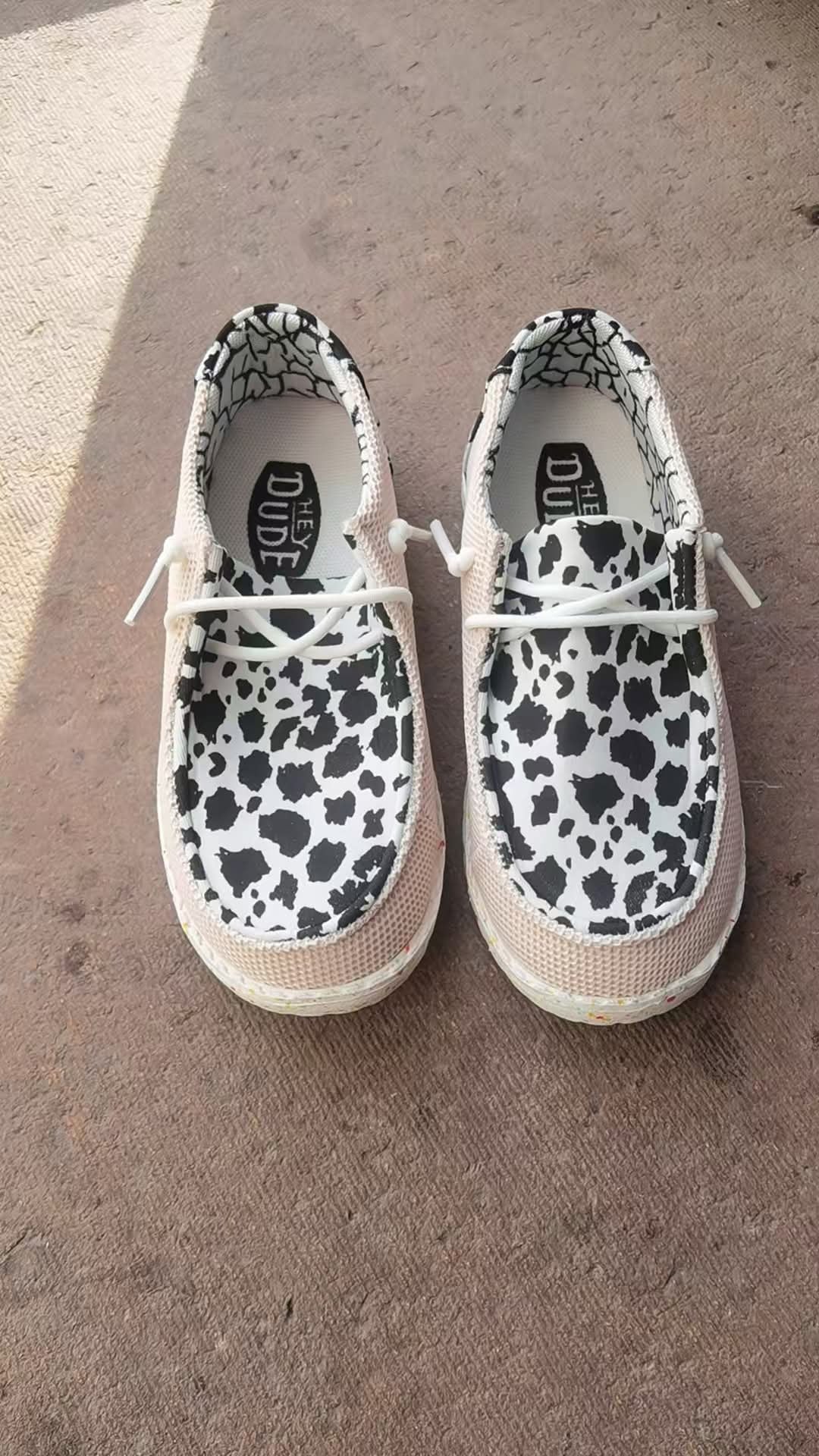 Black & White Hide Dude