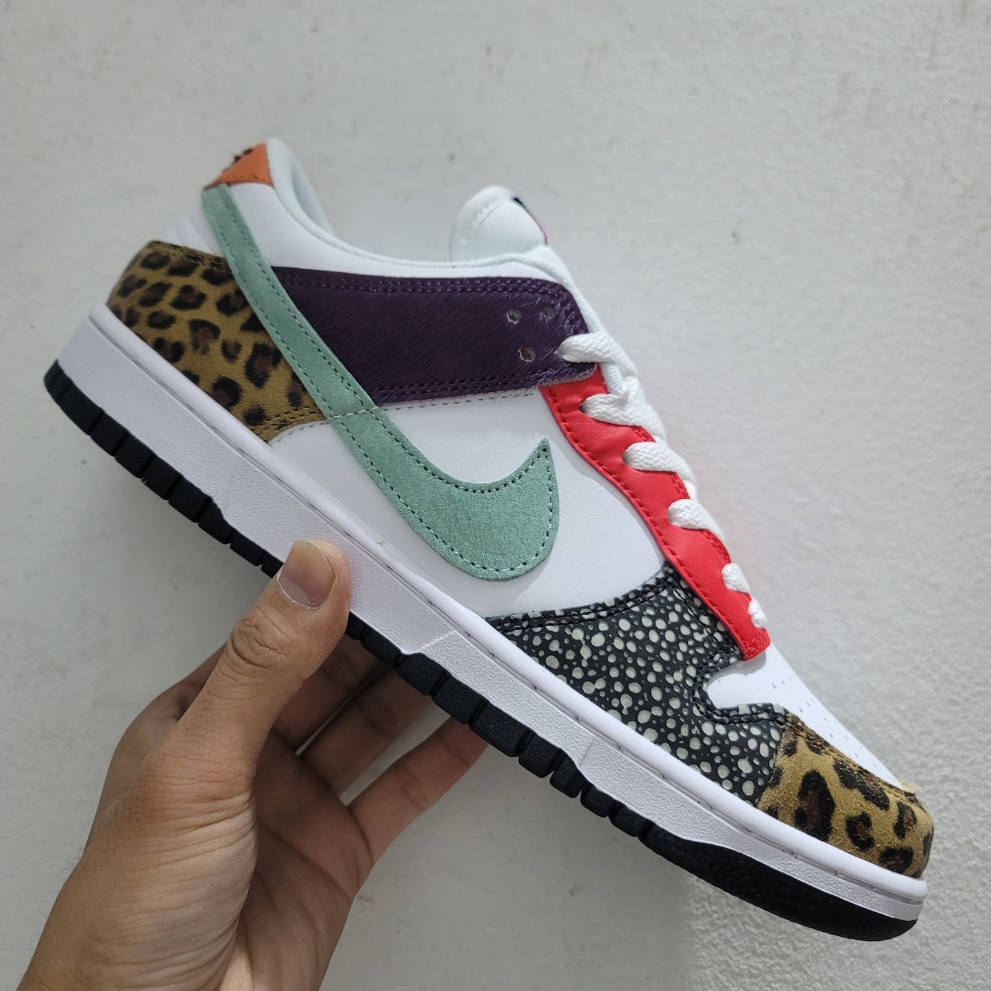Women’s Asymmetric Color N I K E Shoes
