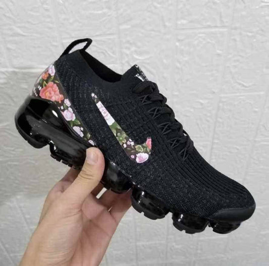 Women’s Black & Floral N I K E