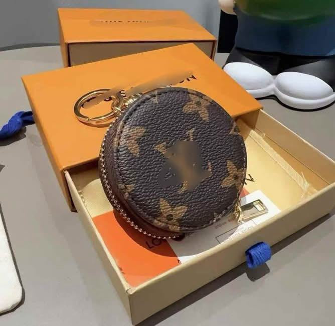 L.V. Air Headphone Cases